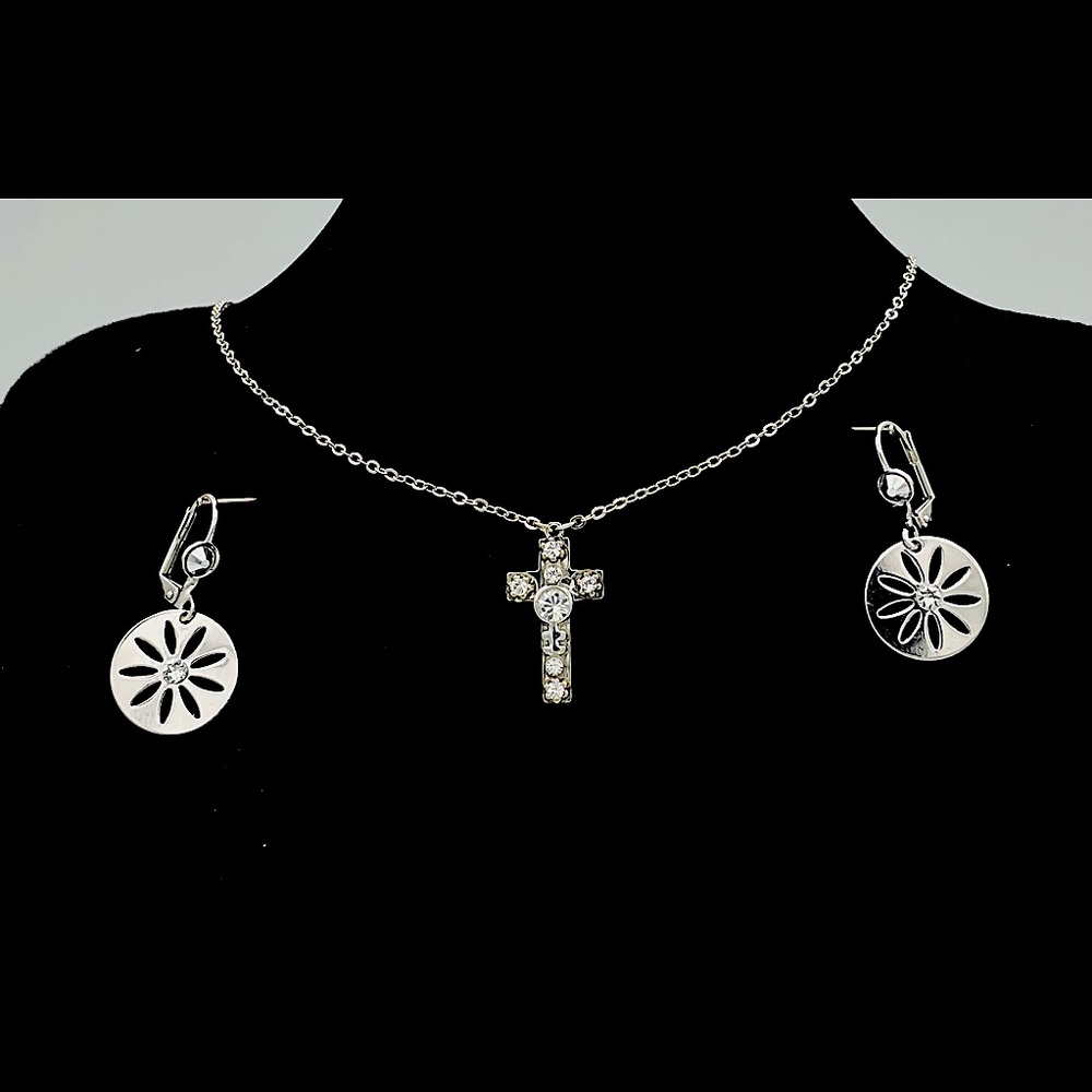 Belladonna jewelry set.Made in Canada.